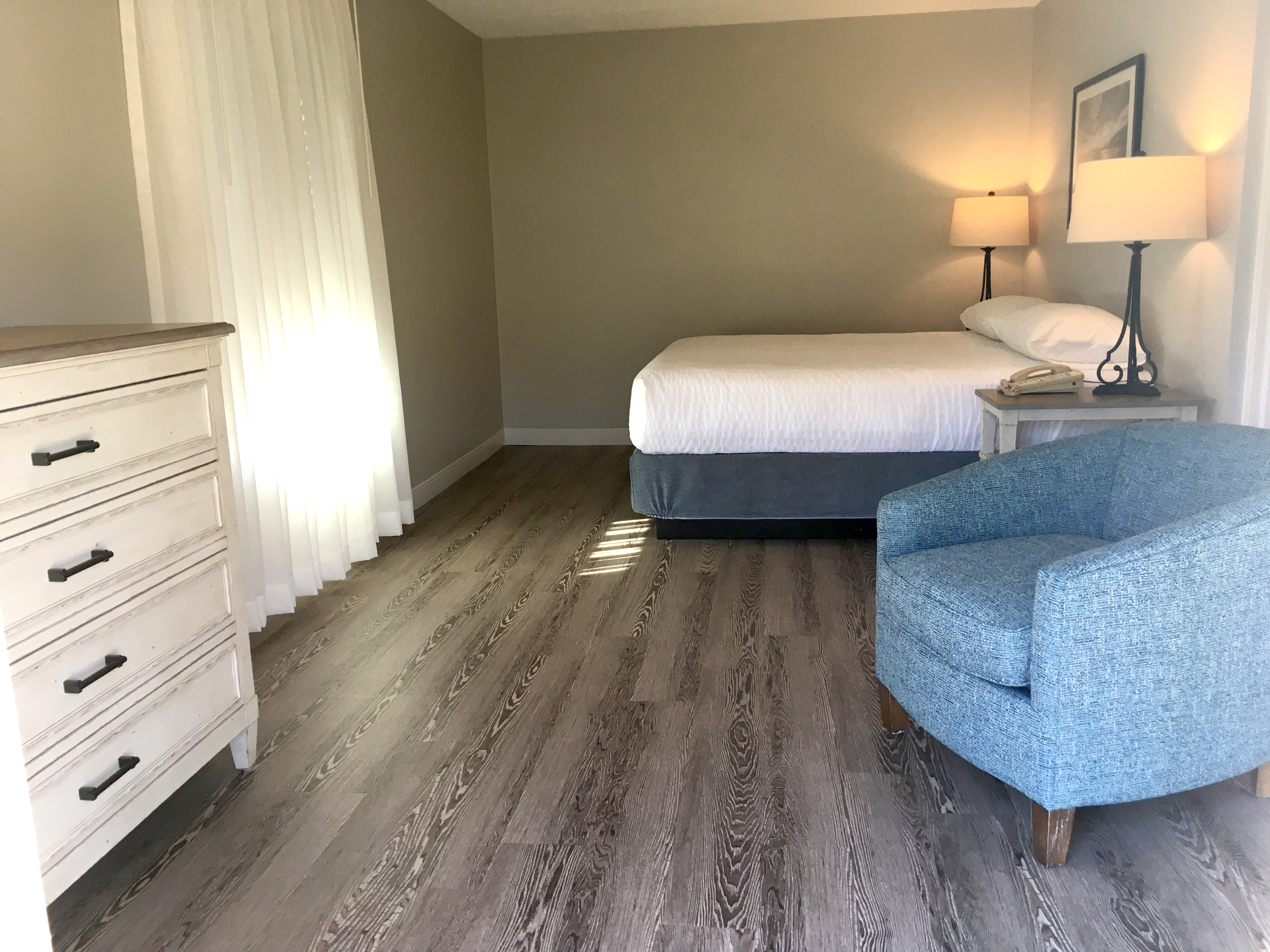 Deluxe-suite.jpg