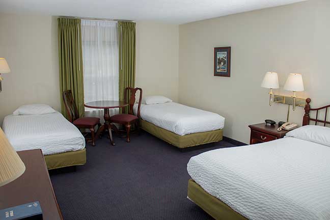 Standard_Deluxe_Bedroom.jpg